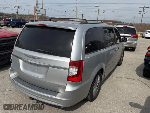 2011 Chrysler Town & Country Limited with VIN 2A4RR6DGXBR783676, listed as a Copart auction lot 47818865 with 126,082 mi miles and Clean Title. Bid and sale history available at carsss.com. Image 4.