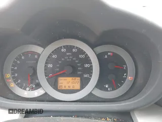 2006 Toyota RAV4 with VIN JTMZD33V466008337, listed as a IAAI auction lot 41916030 with 121,022 mi miles. Bid and sale history available at carsss.com. Image 7.