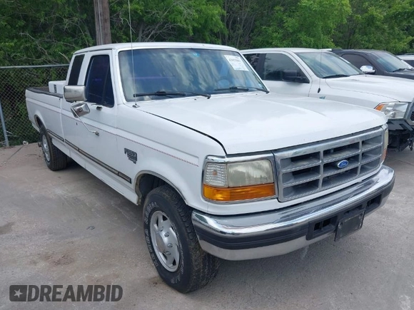 1996 Ford F-250 with VIN 1FTHX25F4TEB61031, listed as a IAAI auction lot 42055061 with 338,618 mi miles. Bid and sale history available at carsss.com. Image 1.
