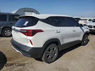 2021 Kia Seltos LX z VIN KNDEPCAA8M7163843, wystawiony jako Copart lot #53368575 z przebiegiem 72 081 mil mil oraz Szkoda całkowita • Salvage title. Historia ofert i sprzedaży dostępna na DreamBid. Obrazek 3.