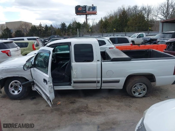 2001 Chevrolet Silverado 1500 LS with VIN 1GCEC19V81Z158505, listed as a IAAI auction lot 41697105 with 166,415 mi miles. Bid and sale history available at carsss.com. Image 15.