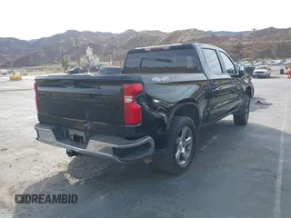 2020 Chevrolet Silverado 1500 LT with VIN 1GCUYDEDXLZ221344, listed as a IAAI auction lot 40731228 with 101,218 mi miles and . Bid and sale history available at DreamBid. Image 4.