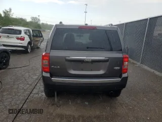 2016 Jeep Patriot Latitude with VIN 1C4NJRFB2GD532286, listed as a Copart auction lot 62236825 with 127,413 mi miles and Clean title. Bid and sale history available at DreamBid. Image 6.