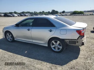 2014 Toyota Camry L with VIN 4T1BF1FK6EU795198, listed as a Copart auction lot 55472475 with 197,996 mi miles and Salvage Title. Bid and sale history available at DreamBid. Image 2.