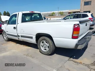 2000 Chevrolet Silverado 1500 with VIN 1GCEC14VXYE374932, listed as a IAAI auction lot 41981576 with 1 mi miles. Bid and sale history available at carsss.com. Image 3.