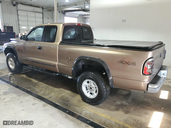 2000 Dodge Dakota Sport with VIN 1B7GG22NXYS654843, listed as a Copart auction lot 47562755 with 191868 miles and Salvage Title. Bid and sale history available at carsss.com. Image 2.