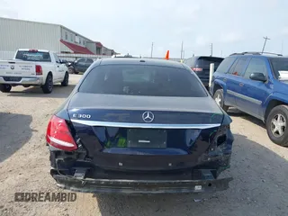 2018 Mercedes-Benz E 300 with VIN WDDZF4JB6JA376412, listed as a IAAI auction lot 42298940 with 59,973 mi miles and . Bid and sale history available at DreamBid. Image 17.