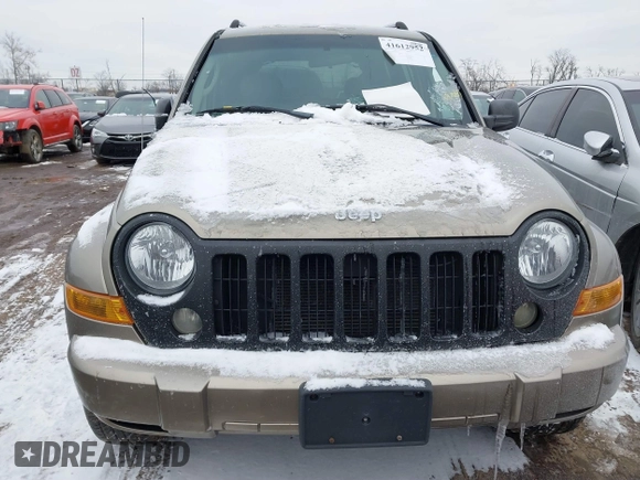2006 Jeep Liberty Limited with VIN 1J4GL58K86W238011, listed as a IAAI auction lot 41612952 with 161,705 mi miles. Bid and sale history available at carsss.com. Image 6.