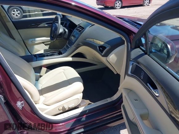 2013 Lincoln MKZ z VIN 3LN6L2GKXDR824996, wystawiony jako IAAI lot #42574204 z przebiegiem 81 370 mil mil oraz . Historia ofert i sprzedaży dostępna na DreamBid. Obrazek 5.