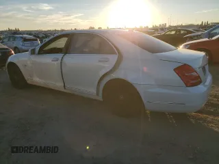 2010 Mercedes-Benz S 400 with VIN WDDNG9FB5AA309320, listed as a Copart auction lot 88786215 with 114,921 mi miles and Clean Title. Bid and sale history available at DreamBid. Image 2.