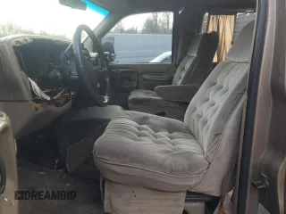 1996 Chevrolet Chevy Van z VIN 1GBFG15M1T1001653, wystawiony jako Copart lot #84589274 z przebiegiem Nie podano mil oraz Nie do naprawy • Non repairable. Historia ofert i sprzedaży dostępna na DreamBid. Obrazek 7.