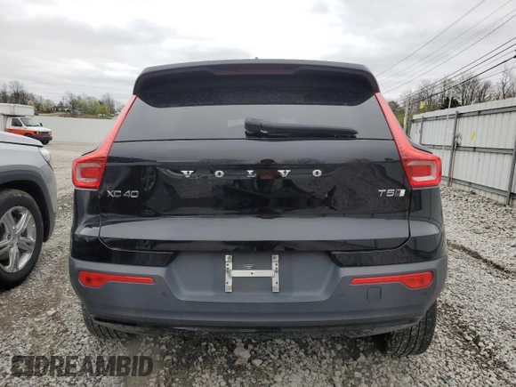 2021 Volvo XC40 R-Design with VIN YV4162UM0M2424488, listed as a Copart auction lot 51258465 with 39,270 mi miles and Salvage Title. Bid and sale history available at carsss.com. Image 6.