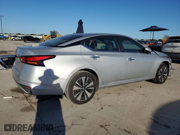 2021 Nissan Altima SV z VIN 1N4BL4DW9MN312435, wystawiony jako Copart lot #55769855 z przebiegiem 85 702 mil mil oraz Szkoda całkowita • Salvage title. Historia ofert i sprzedaży dostępna na DreamBid. Obrazek 3.