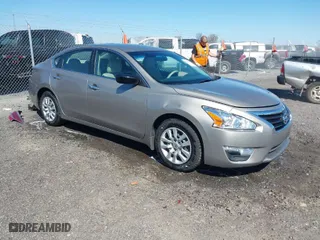2015 Nissan Altima 2.5 with VIN 1N4AL3AP8FN341267, listed as a IAAI auction lot 41804785 with 140,004 mi miles. Bid and sale history available at carsss.com. Image 1.