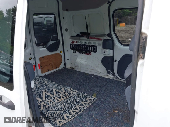 2010 Ford Transit Connect XLT z VIN NM0LS6BN5AT014797, wystawiony jako IAAI lot #42517888 z przebiegiem 163 264 mil mil oraz . Historia ofert i sprzedaży dostępna na DreamBid. Obrazek 8.