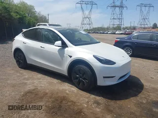 2025 Tesla Model Y Long Range z VIN 7SAYGDED7SA378872, wystawiony jako IAAI lot #42111580 z przebiegiem 3 mil mil oraz . Historia ofert i sprzedaży dostępna na DreamBid. Obrazek 1.