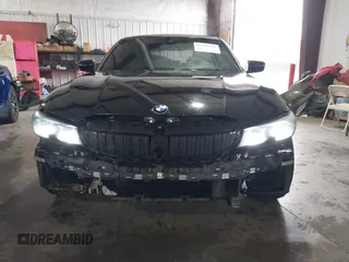 2019 BMW 3 Series 330i z VIN 3MW5R1J58K8B02003, wystawiony jako IAAI lot #41547254 z przebiegiem 85 201 mil mil oraz . Historia ofert i sprzedaży dostępna na DreamBid. Obrazek 6.