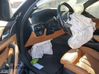 2020 BMW 5 Series 530i z VIN WBAJR3C0XLCE59997, wystawiony jako Copart lot #51541955 z przebiegiem Nie podano mil oraz Szkoda całkowita • Salvage title. Historia ofert i sprzedaży dostępna na DreamBid. Obrazek 8.
