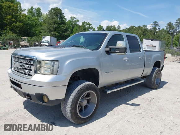 2013 GMC Sierra 2500HD SLT z VIN 1GT121E86DF195303, wystawiony jako IAAI lot #42181435 z przebiegiem 229 818 mil mil oraz . Historia ofert i sprzedaży dostępna na DreamBid. Obrazek 17.
