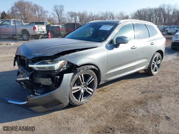 2019 Volvo XC60 Momentum with VIN LYVA22RK0KB306636, listed as a IAAI auction lot 41539565 with 66,610 mi miles. Bid and sale history available at carsss.com. Image 17.