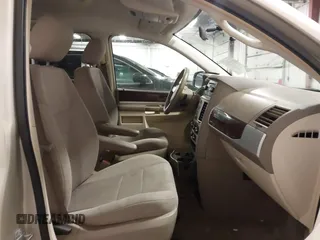 2010 Chrysler Town & Country Touring with VIN 2A4RR5D17AR184092, listed as a IAAI auction lot 41727926 with 158,937 mi miles and . Bid and sale history available at DreamBid. Image 5.