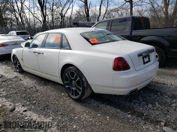 2017 Rolls-Royce Ghost z VIN SCA664S50HUX54312, wystawiony jako Copart lot #40640674 z przebiegiem Nie podano mil oraz Szkody całkowita. Historia ofert i sprzedaży dostępna na DreamBid. Obrazek 2.