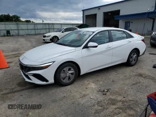 2025 Hyundai Elantra SE with VIN KMHLL4DG8SU983391, listed as a Copart auction lot 59843665 with 577 mi miles and Salvage title. Bid and sale history available at DreamBid. Image 1.
