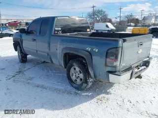 2011 Chevrolet Silverado 1500 LT with VIN 1GCRKSE36BZ439427, listed as a IAAI auction lot 41407207 with 174,094 mi miles. Bid and sale history available at carsss.com. Image 3.