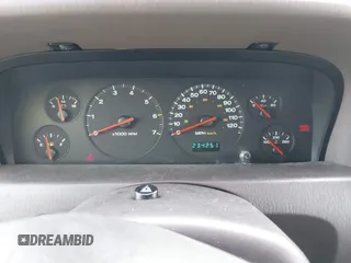 2000 Jeep Grand Cherokee Laredo z VIN 1J4GW48S9YC338947, wystawiony jako IAAI lot #42545830 z przebiegiem 234 251 mil mil oraz . Historia ofert i sprzedaży dostępna na DreamBid. Obrazek 7.