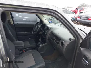 2014 Jeep Patriot Sport z VIN 1C4NJRBB2ED509495, wystawiony jako IAAI lot #41649812 z przebiegiem 192 488 mil mil oraz . Historia ofert i sprzedaży dostępna na DreamBid. Obrazek 5.