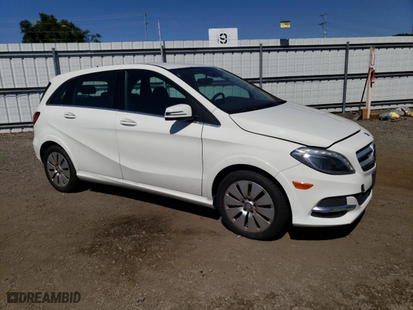 2015 Mercedes-Benz B-Class with VIN WDDVP9AB9FJ004658, listed as a Copart auction lot 70559043 with NaN miles. Bid and sale history available at carsss.com. Image 4.