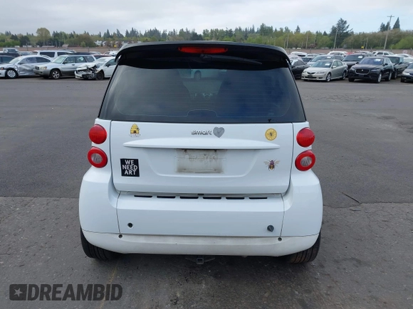 2008 Smart fortwo Pure z VIN WMEEJ31X18K126191, wystawiony jako IAAI lot #42045070 z przebiegiem 149 361 mil mil oraz . Historia ofert i sprzedaży dostępna na DreamBid. Obrazek 17.