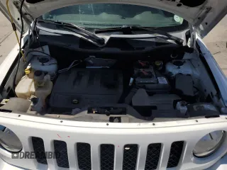 2016 Jeep Patriot High Altitude z VIN 1C4NJRFB8GD709309, wystawiony jako Copart lot #57939705 z przebiegiem 83 818 mil mil oraz Szkoda całkowita • Salvage title. Historia ofert i sprzedaży dostępna na DreamBid. Obrazek 12.