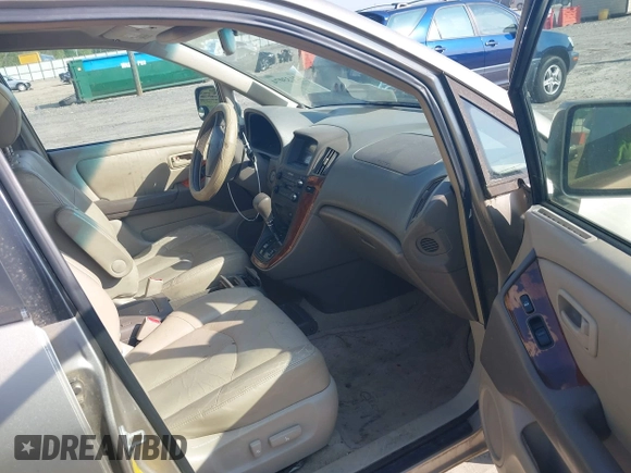 1999 Lexus RX 300 z VIN JT6GF10U8X0015207, wystawiony jako IAAI lot #42133074 z przebiegiem 230 216 mil mil oraz . Historia ofert i sprzedaży dostępna na DreamBid. Obrazek 5.