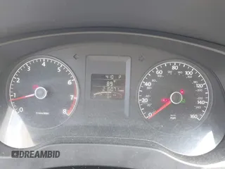 2011 Volkswagen Jetta SE с VIN 3VWDZ7AJ2BM327620, выставлен на аукционе IAAI как лот 42519312 с пробегом 216 071 миль миль и . История ставок и продаж доступна на DreamBid. Изображение 7.