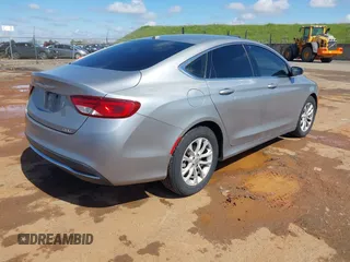 2015 Chrysler 200 Limited with VIN 1C3CCCAB8FN676119, listed as a IAAI auction lot 41836634 with 172,463 mi miles. Bid and sale history available at carsss.com. Image 4.