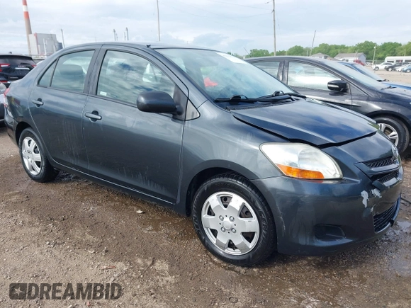 2008 Toyota Yaris z VIN JTDBT923084034729, wystawiony jako IAAI lot #42222673 z przebiegiem 169 007 mil mil oraz . Historia ofert i sprzedaży dostępna na DreamBid. Obrazek 1.