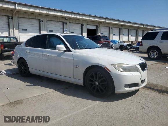 2011 BMW 3 Series 328i xDrive z VIN WBAPK5G56BNN30256, wystawiony jako Copart lot #56386585 z przebiegiem 141 571 mil mil oraz Szkoda całkowita • Salvage title. Historia ofert i sprzedaży dostępna na DreamBid. Obrazek 4.