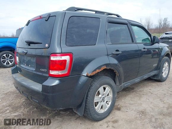 2008 Ford Escape XLT with VIN 1FMCU93118KA95738, listed as a IAAI auction lot 42051010 with 191,112 mi miles. Bid and sale history available at carsss.com. Image 4.