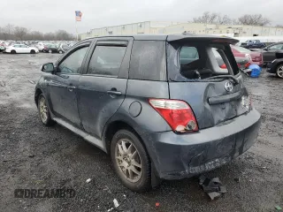 2006 Scion xA z VIN JTKKT604265000849, wystawiony jako Copart lot #79674033 z przebiegiem 281 838 mil mil oraz Szkody całkowita. Historia ofert i sprzedaży dostępna na DreamBid. Obrazek 2.