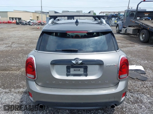 2018 MINI Countryman Cooper S with VIN WMZYT5C35J3D82204, listed as a IAAI auction lot 42836278 with 65,649 mi miles and . Bid and sale history available at DreamBid. Image 16.