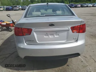 2010 Kia Forte EX z VIN KNAFU4A22A5828445, wystawiony jako Copart lot #51564313 z przebiegiem 114 961 mil mil oraz Szkoda całkowita • Salvage title. Historia ofert i sprzedaży dostępna na DreamBid. Obrazek 6.