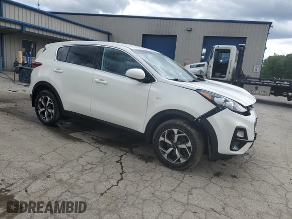 2020 Kia Sportage LX z VIN KNDPMCAC8L7761710, wystawiony jako Copart lot #58187945 z przebiegiem 46 937 mil mil oraz Szkoda całkowita • Salvage title. Historia ofert i sprzedaży dostępna na DreamBid. Obrazek 4.
