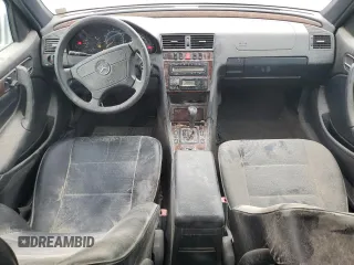 2000 Mercedes-Benz C 230/260/280/320 z VIN WDBHA29G8YA830399, wystawiony jako Copart lot #86919894 z przebiegiem 89 183 mil mil oraz Nie do naprawy • Non repairable. Historia ofert i sprzedaży dostępna na DreamBid. Obrazek 8.