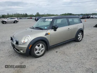 2010 MINI Clubman z VIN WMWML3C53ATX38101, wystawiony jako Copart lot #51994735 z przebiegiem 90 825 mil mil oraz Szkoda całkowita • Salvage title. Historia ofert i sprzedaży dostępna na DreamBid. Obrazek 1.