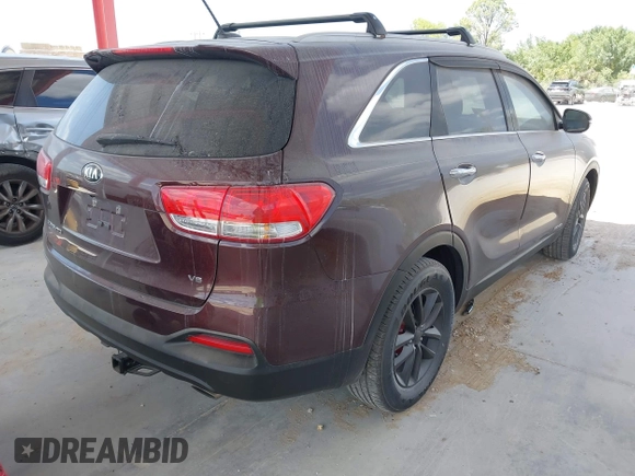 2016 Kia Sorento LX with VIN 5XYPGDA52GG139983, listed as a IAAI auction lot 42134996 with 120,259 mi miles. Bid and sale history available at carsss.com. Image 4.
