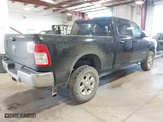 2019 Ram 2500 Big Horn with VIN 3C6UR5DJ8KG570650, listed as a IAAI auction lot 41646906 with 187,522 mi miles. Bid and sale history available at carsss.com. Image 4.