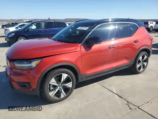 2022 Volvo XC40 Twin Plus z VIN YV4ED3URXN2691650, wystawiony jako Copart lot #43424765 z przebiegiem 47 573 mil mil oraz Szkody całkowita. Historia ofert i sprzedaży dostępna na DreamBid. Obrazek 1.