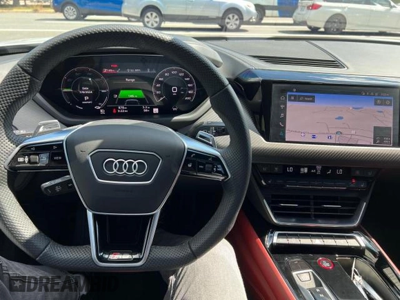 2023 Audi RS e-tron GT z VIN WAUBHBFW7P7901163, wystawiony jako Copart lot #78806134 z przebiegiem 878 mil mil oraz Tytuł czysty. Historia ofert i sprzedaży dostępna na DreamBid. Obrazek 7.