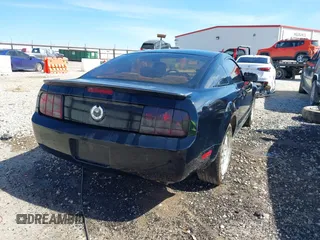 2007 Ford Mustang Deluxe with VIN 1ZVFT80N075253857, listed as a IAAI auction lot 41809040 with Not Provided miles. Bid and sale history available at carsss.com. Image 4.
